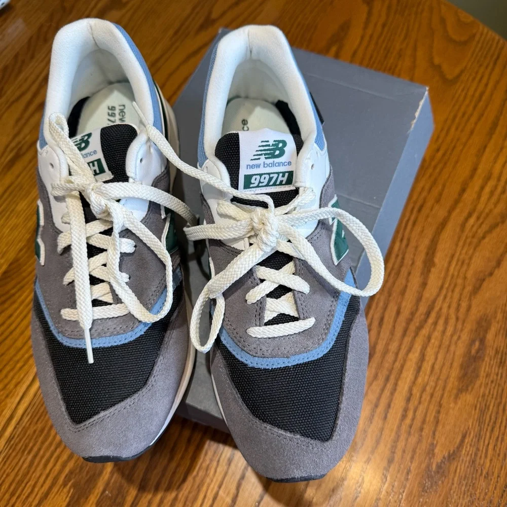 New Balance 997H Size 8.5D in Mens or 10 in womens - Picture 3 of 10